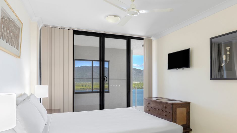 Piermonde Apartments, Cairns Pool