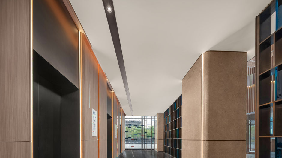 Holiday Inn Exp Jiangbei Wonhall Lobby