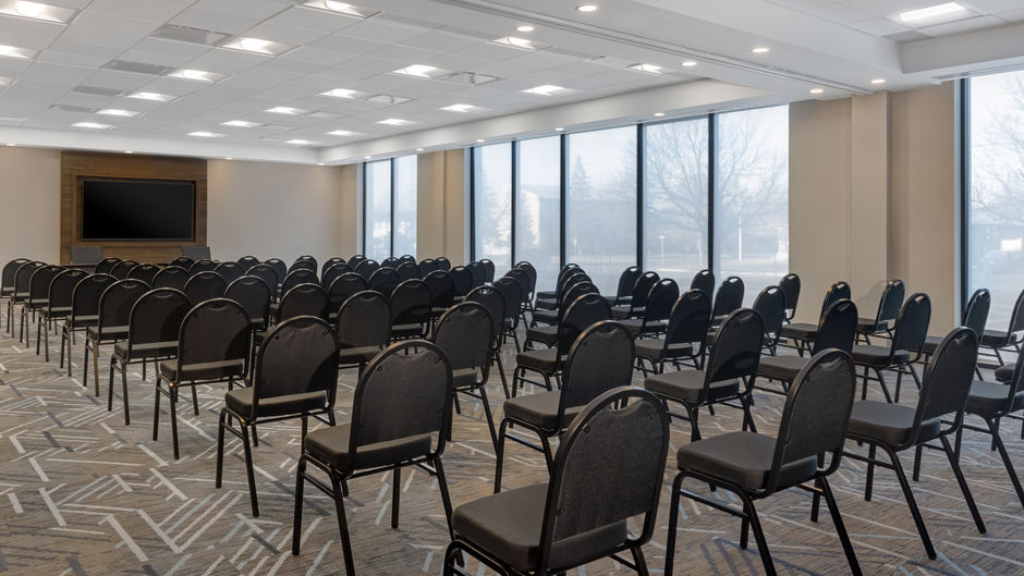 Holiday Inn Exp Suites St. Thomas Meeting