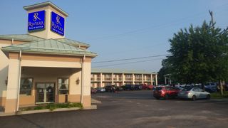Riviera Inn & Suites