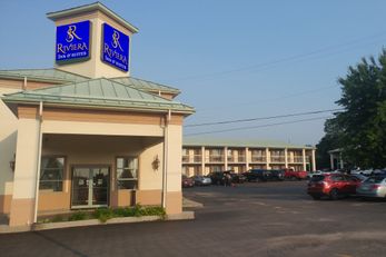 Riviera Inn & Suites