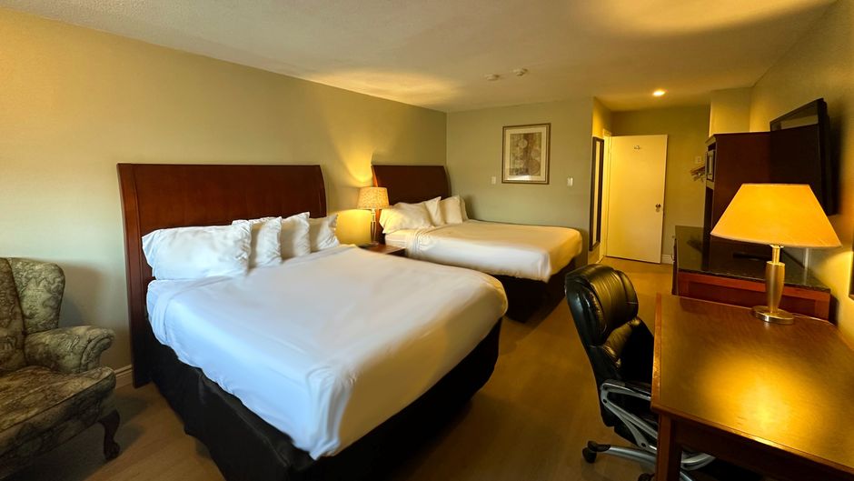 Riviera Inn & Suites Room