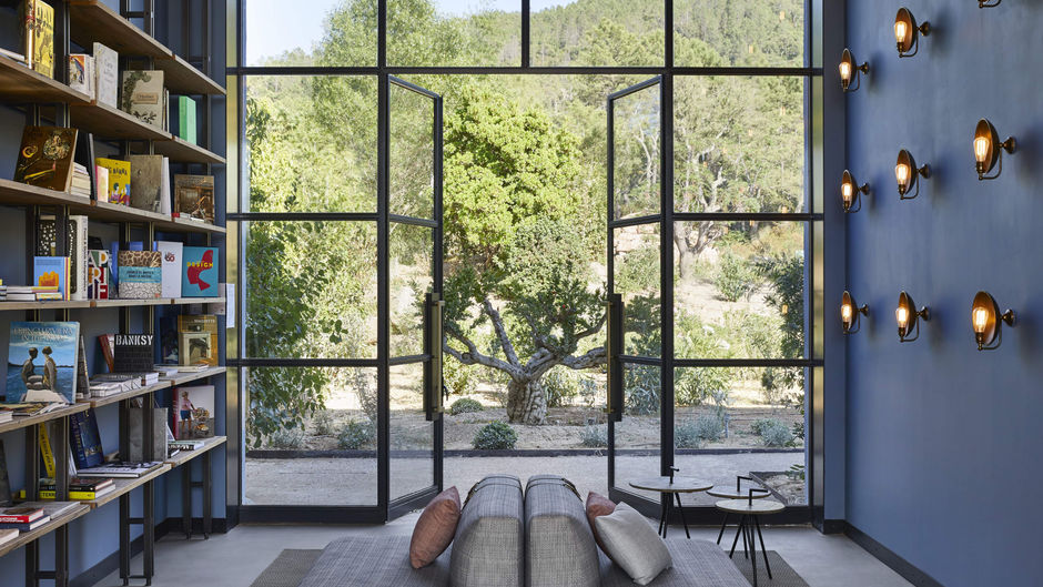 Ultimate Provence Wine Estate & Hotel Lobby