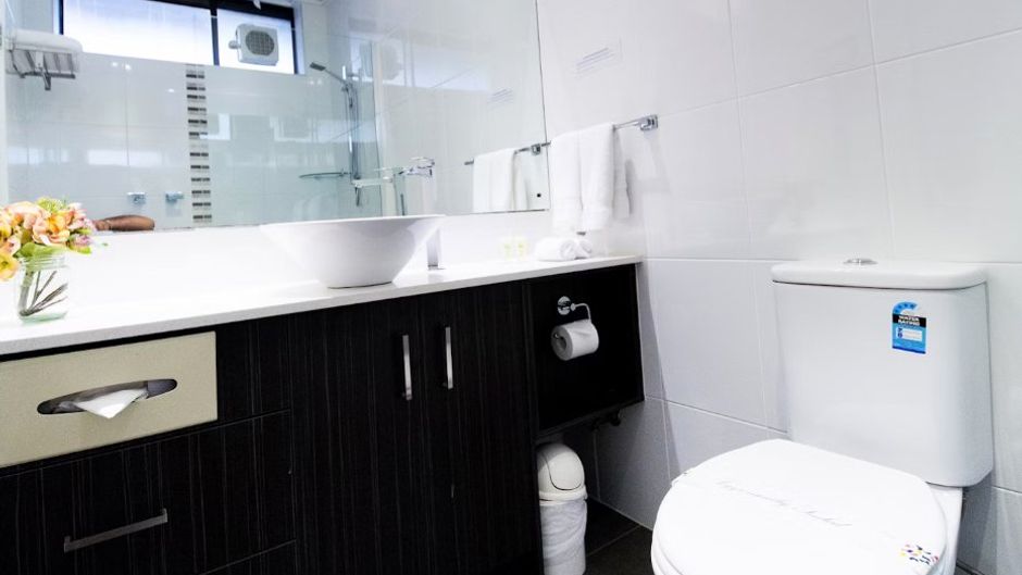 Sandown Regency Motor Inn Room