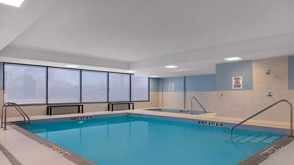 Holiday Inn Exp Suites St. Thomas Pool