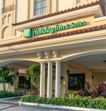 Holiday Inn Hotel & Suites