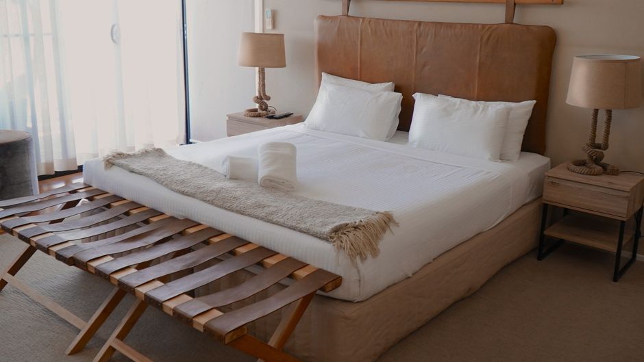 Caves Coastal Bar & Bungalows Room
