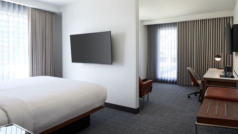 Courtyard Montreal Laval Suite