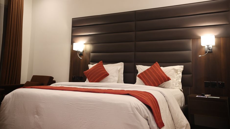 Bolton White Hotels and Apartments Room