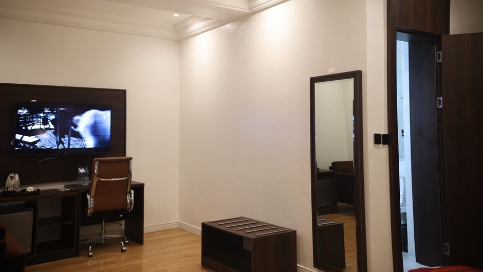 Bolton White Hotels and Apartments Suite