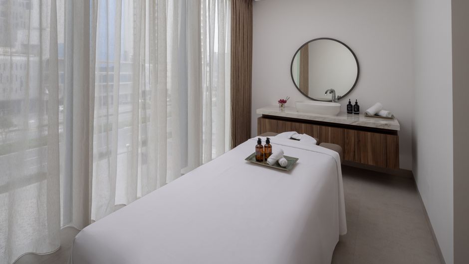 Holiday Inn Dubai Business Bay Spa