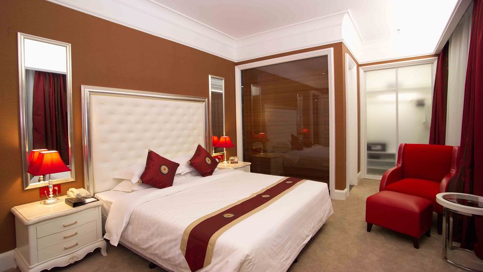 Yuns Paradise Hotel Room