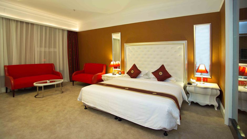 Yuns Paradise Hotel Room