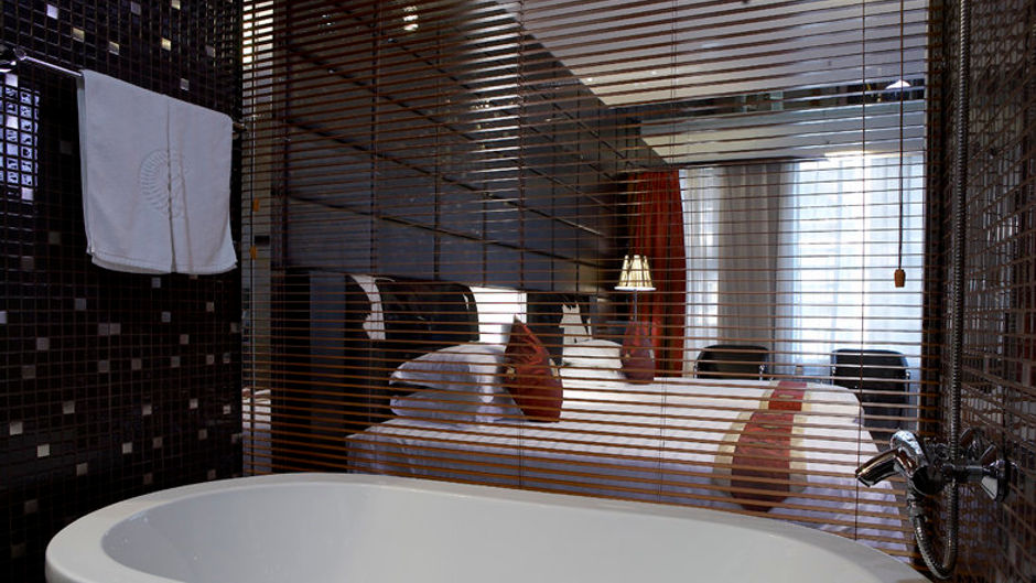 Yuns Paradise Hotel Room