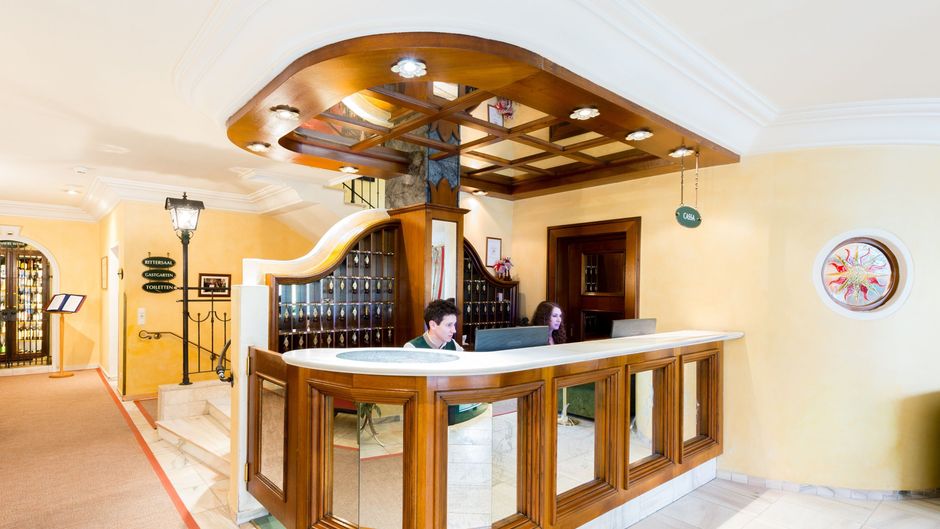 Schrofenstein Hotel Lobby