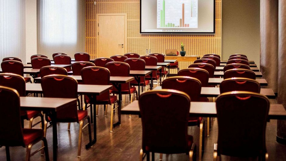 Ruben Hotel Meeting