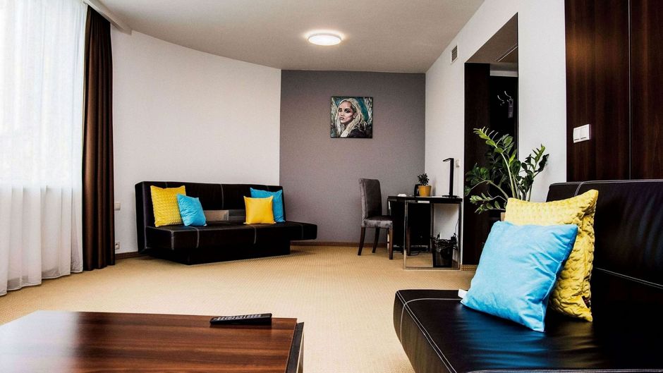 Ruben Hotel Room