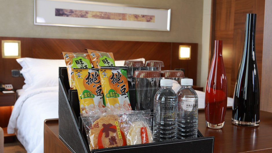 San Want Hotel Shanghai Room
