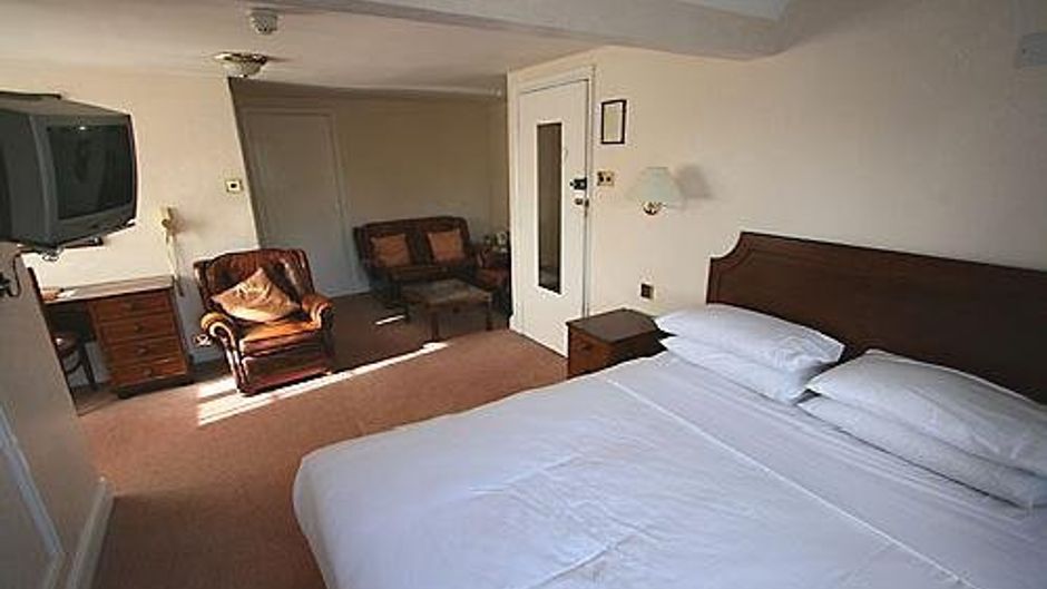 Warren Lodge Room