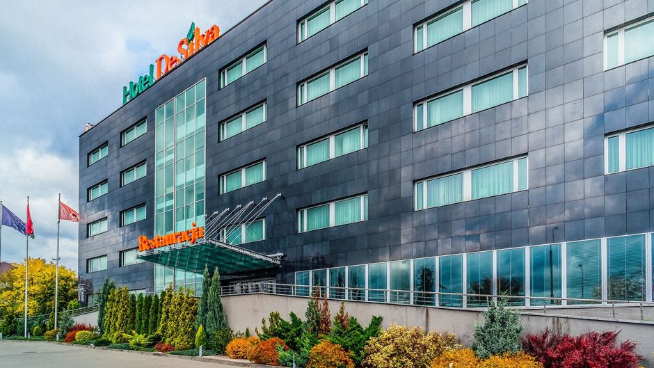 Hotel DeSilva Piaseczno Exterior