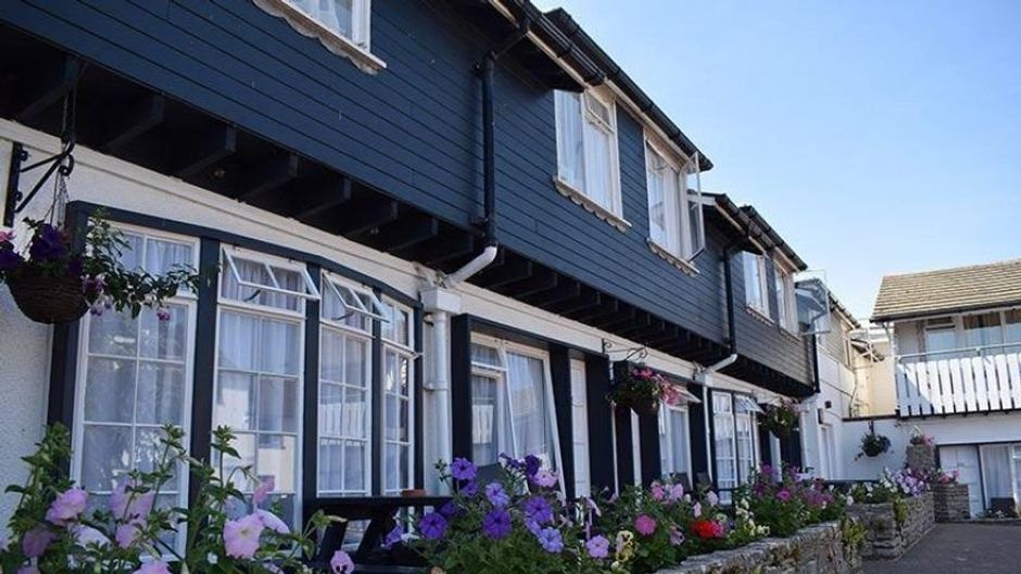 Knoll House Hotel Exterior