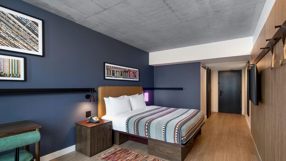 Moxy Ottawa Downtown Room