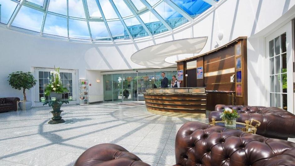 Newlivinghome Lobby