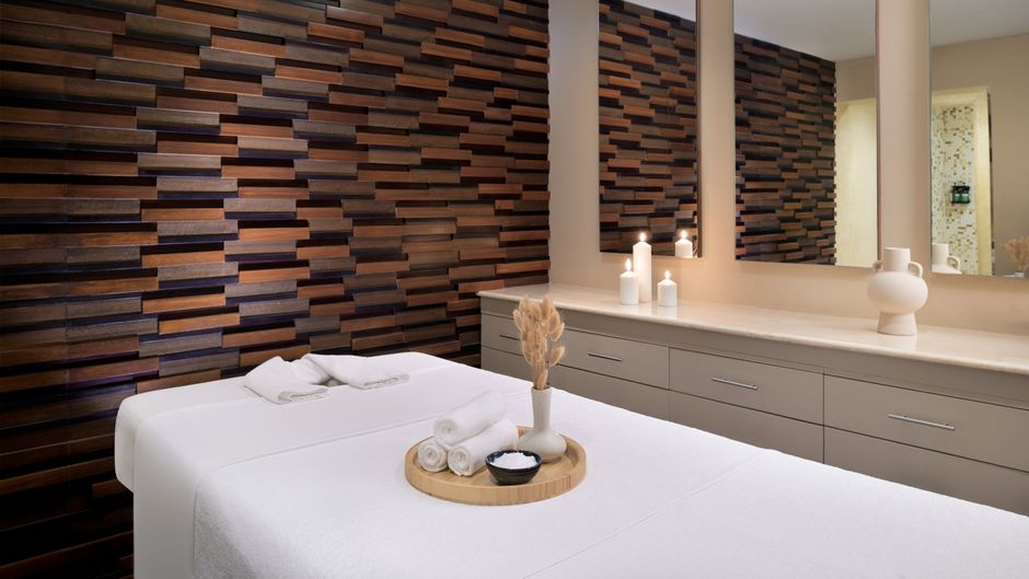 Crowne Plaza Hotel Muscat Spa