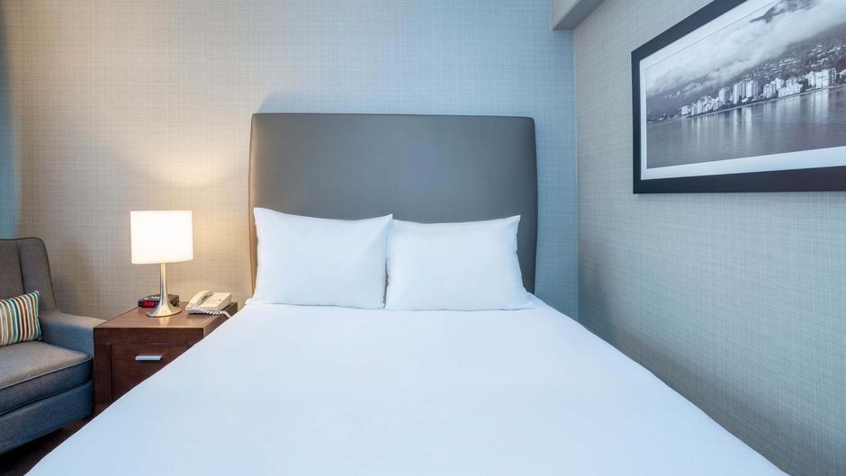 Sandman Hotel Vancouver Airport Room