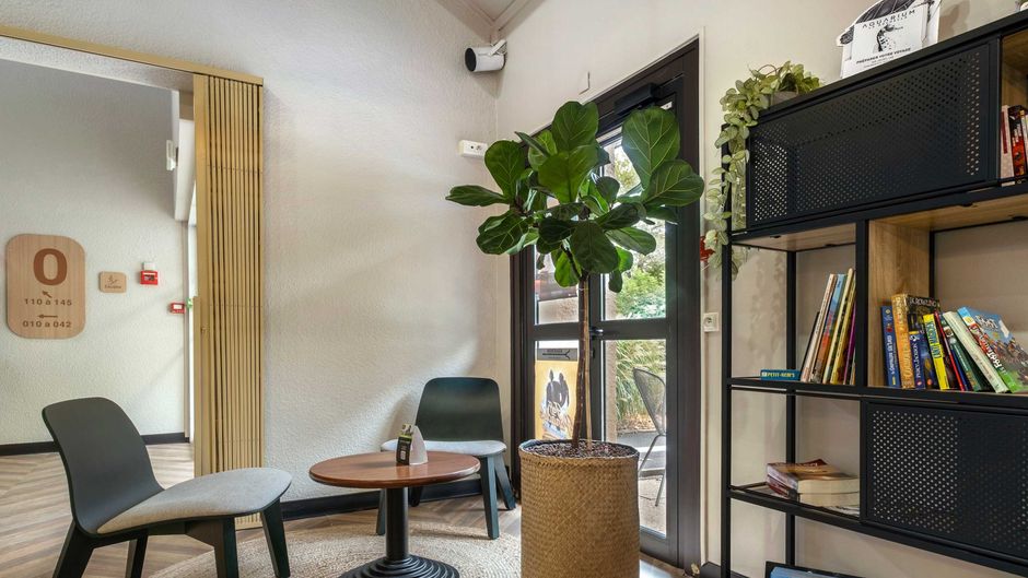 B&B Hotel Niort Sud Venise Verte Lobby
