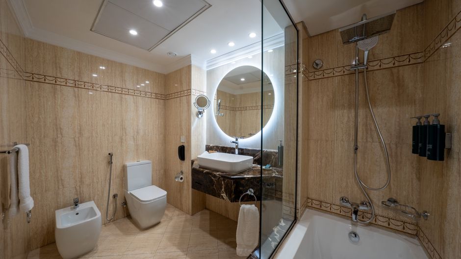 DoubleTree by HLT Dubai Port Saeed Room