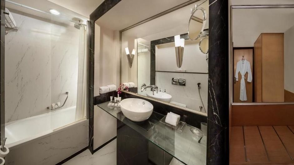 Savoy Suites Hotel Apartments Room