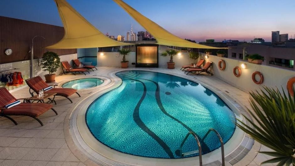 Savoy Suites Hotel Apartments Pool