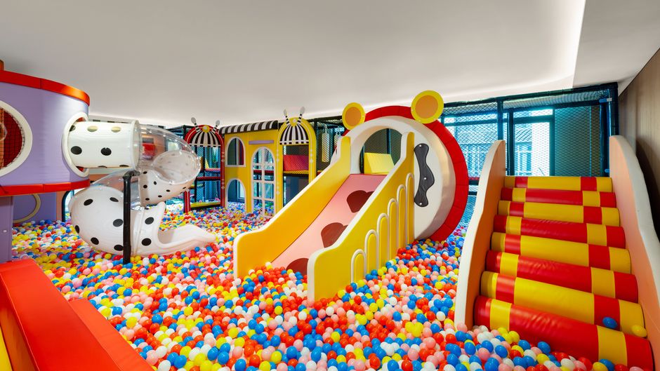 Holiday Inn Tourism Zone Recreation