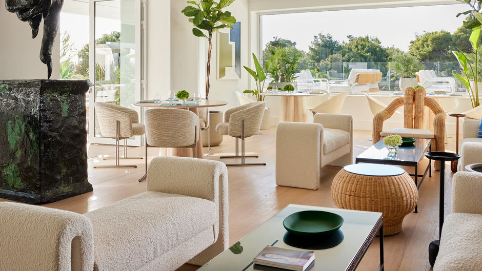 Vouliagmeni Suites Lobby