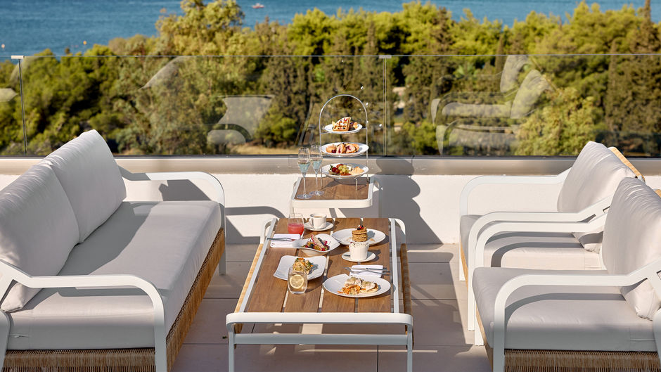 Vouliagmeni Suites Restaurant