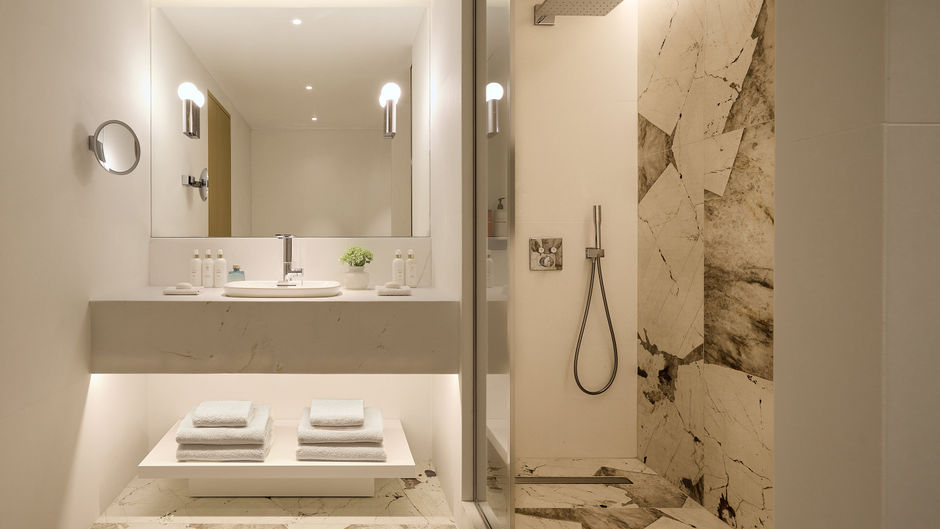 Vouliagmeni Suites Room