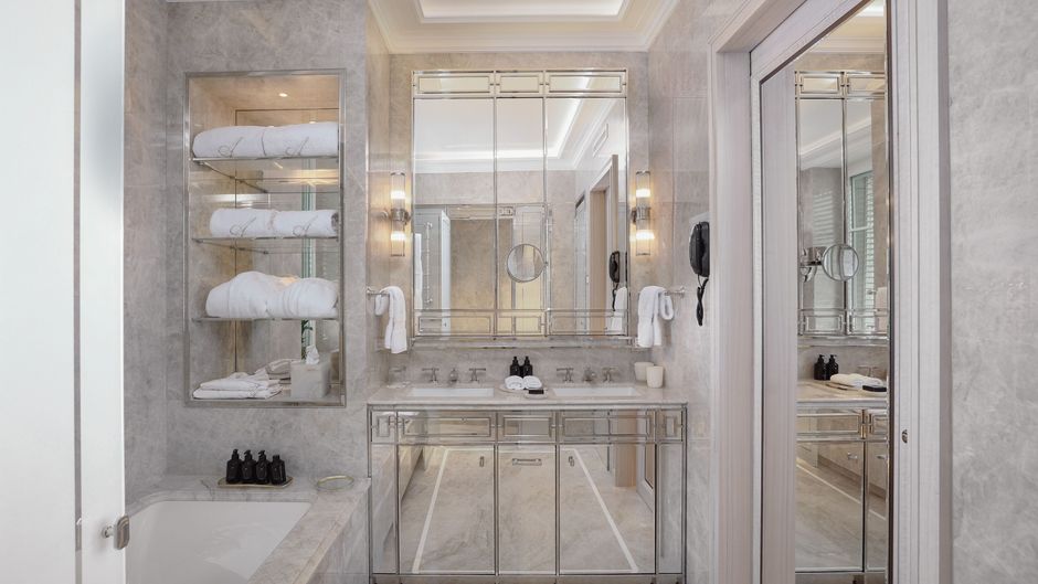 Hotel D'Angleterre Room