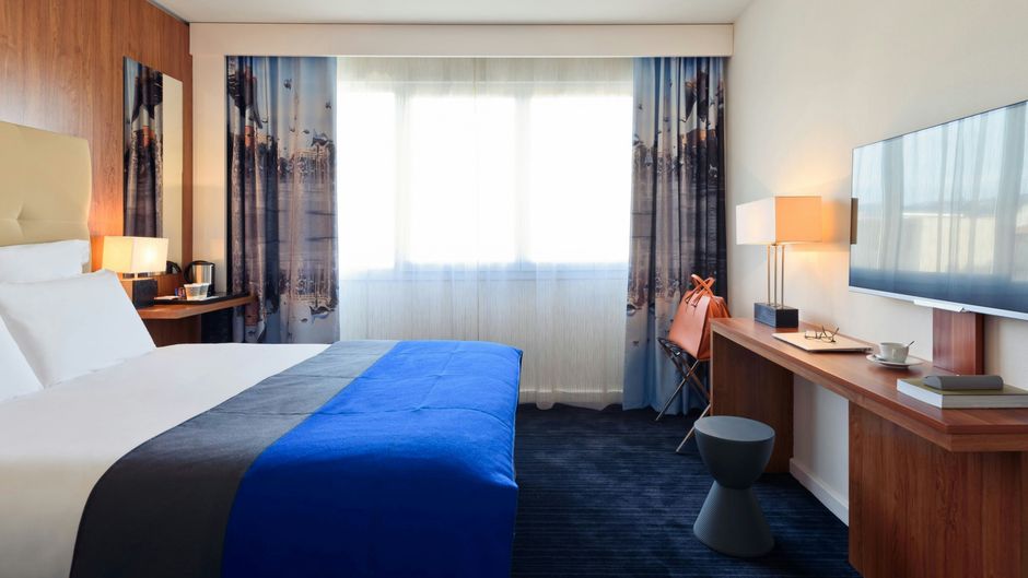 Nice Centre Hotel Room