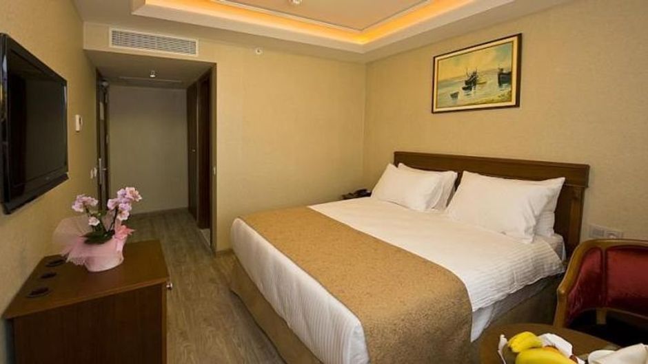 Askoc Hotel Room