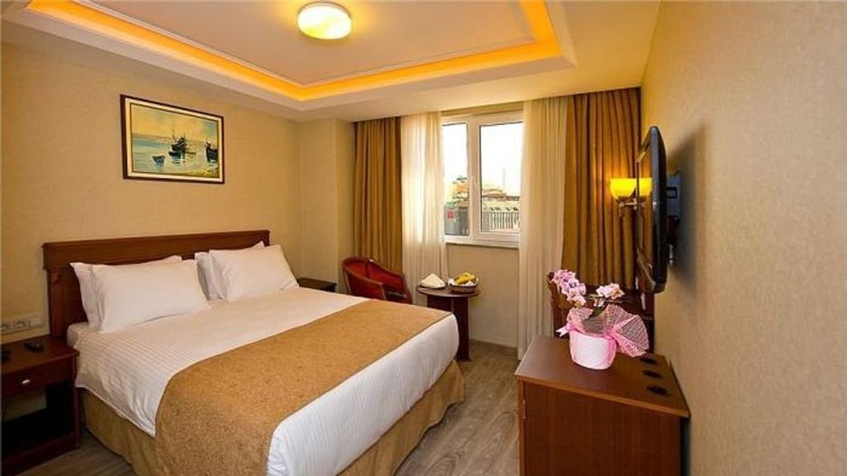 Askoc Hotel Room