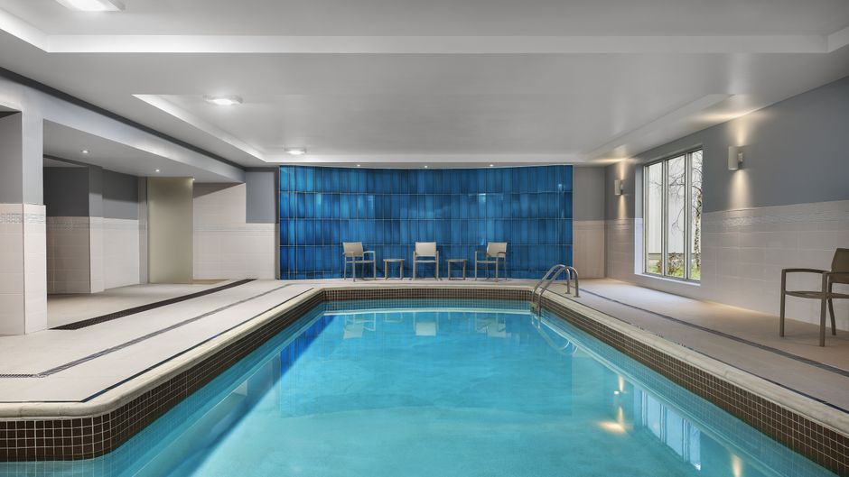 Holiday Inn Express/Suites Chatham South Pool