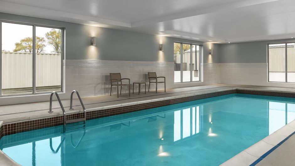 Holiday Inn Express/Suites Chatham South Pool