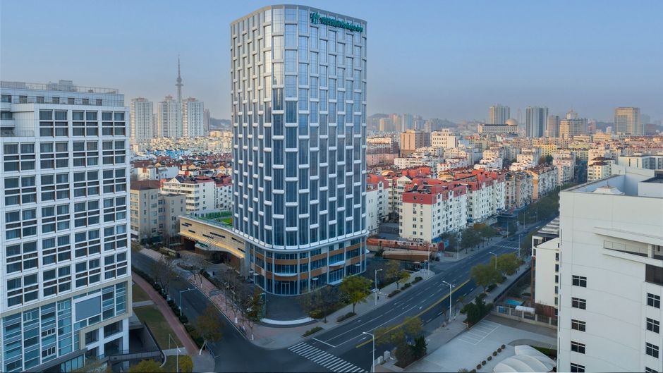 Holiday Inn Qingdao CBD Exterior