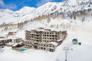 Snowpine Lodge