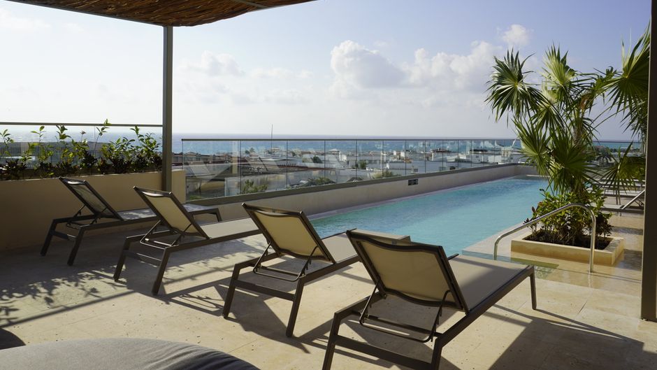 Hotel Indigo Playa del Carmen Pool