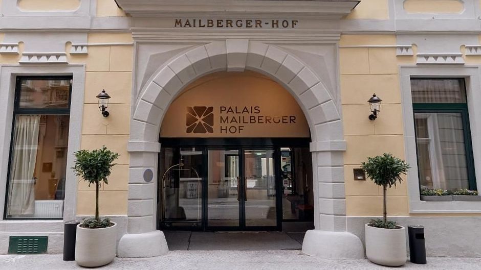 Palais Mailberghof Hotel Exterior