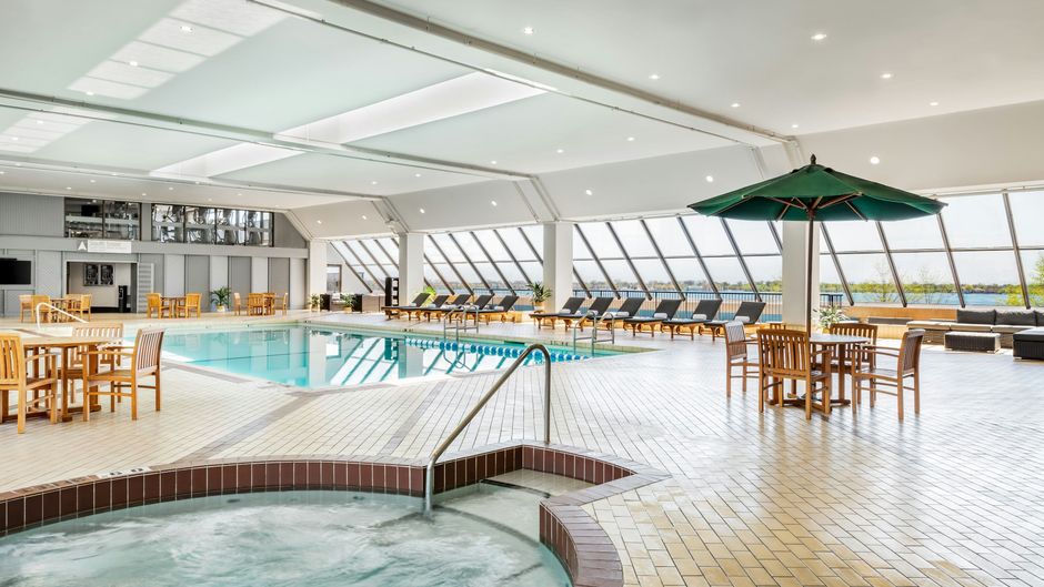 The Westin Harbour Castle, Toronto Pool