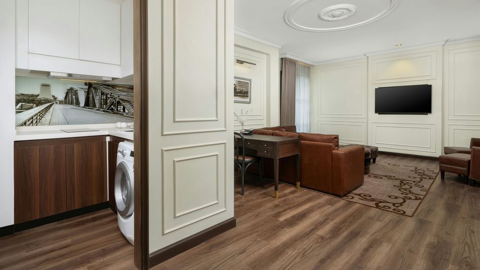 Metropole Bangkok Room