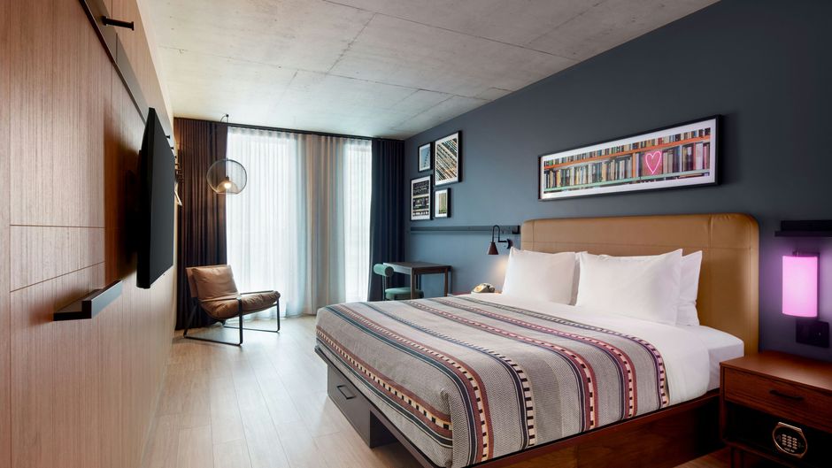 Moxy Ottawa Downtown Room